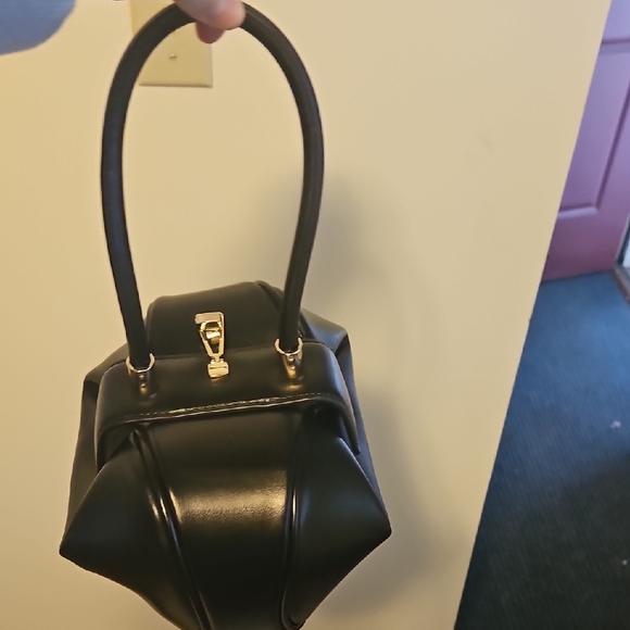 Edith Dumpling Bag - Picture 10 of 11